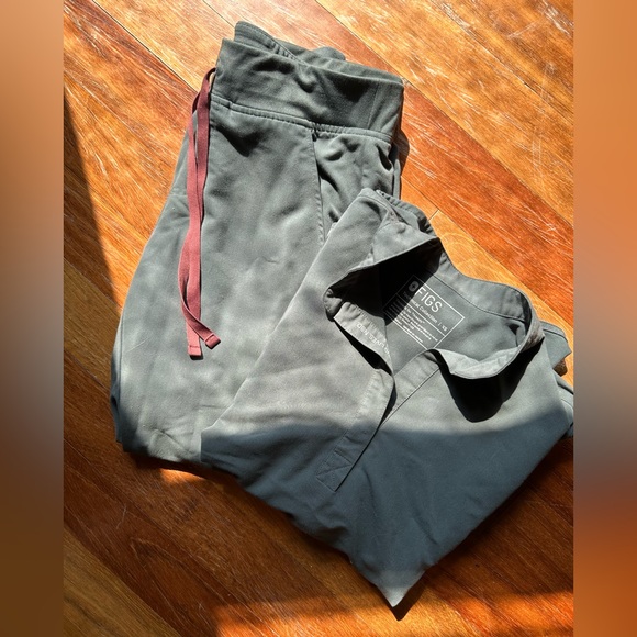 Figs Other Figs Scrub Set In The Limited Edition Color Bonsai